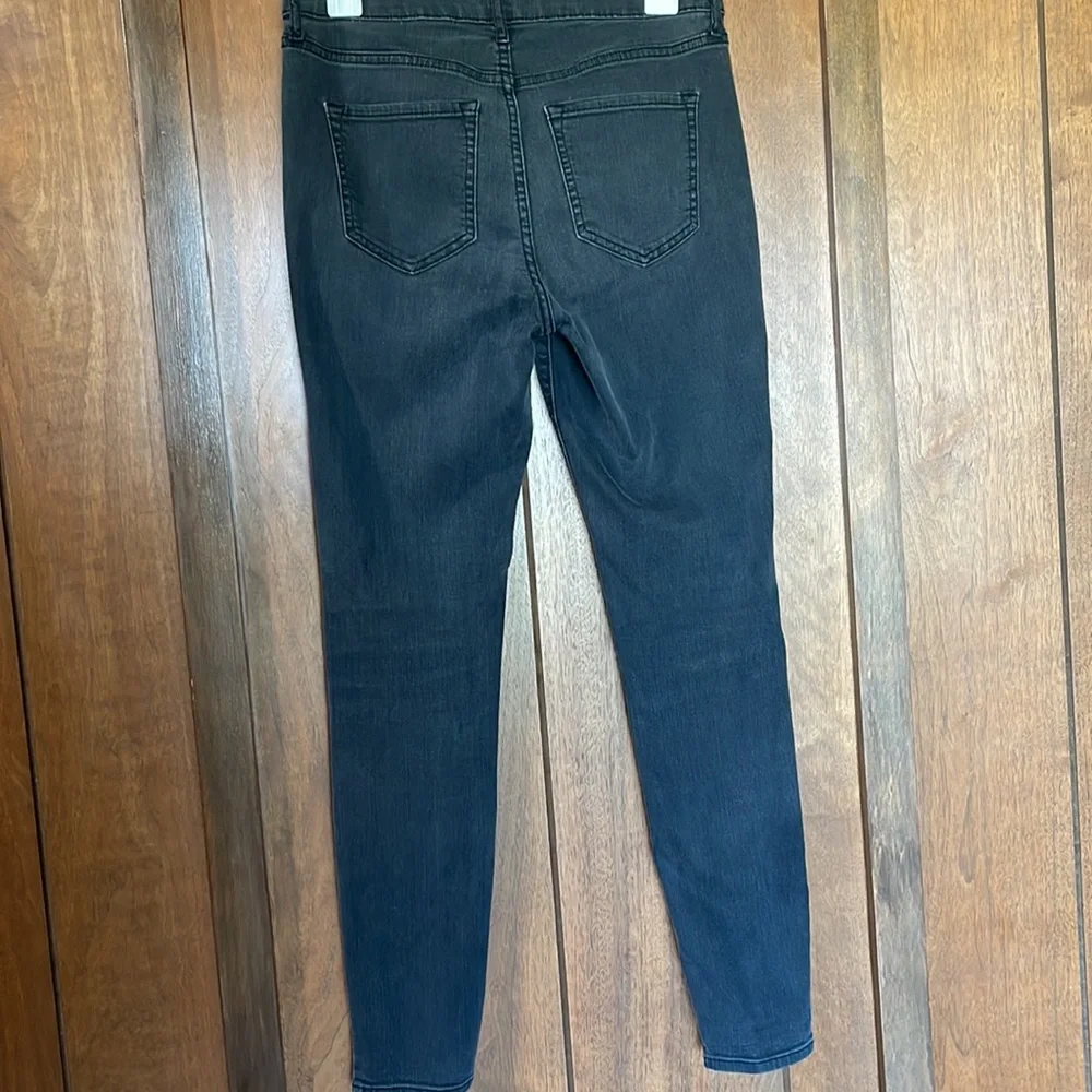 Old Navy Super Skinny Mid Rise Black Jean